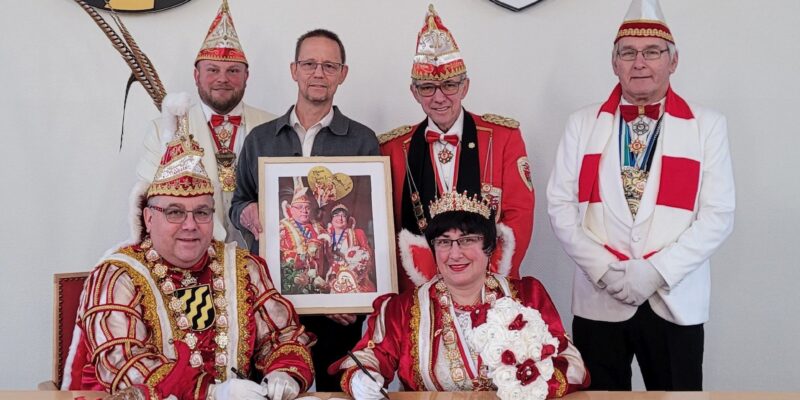 Gruppenbild beim Eintrag ins Gästebuch